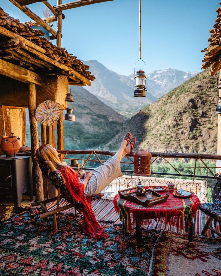 That Friday feeling 🥳 Where are you touring this weekend_ We think @gingerwanderlust has got it right_ 📸_ @gingerwanderlust